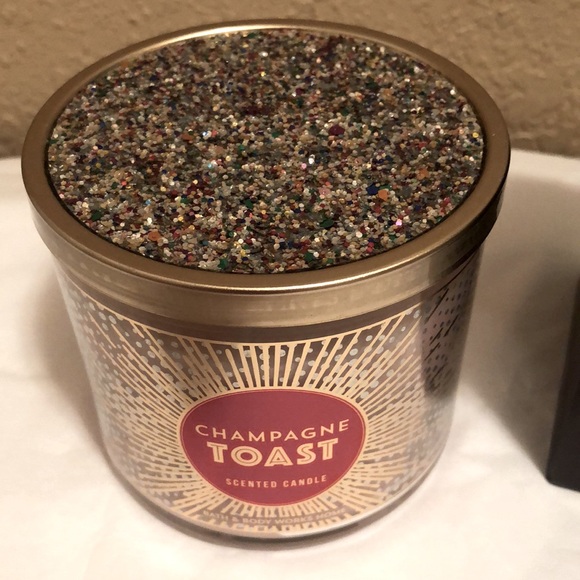 NWT & NIB Limited Edition Champagne Toast 3 wick Candle & Decorative Glitter Lid - Picture 5 of 11